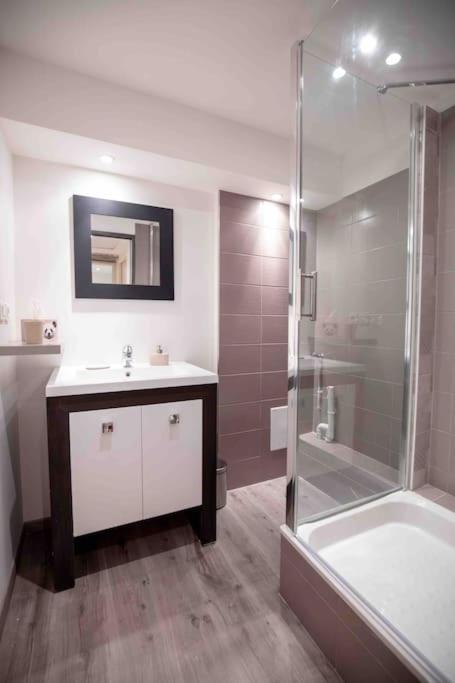 Le Notre Dame - Ma Cabotte Apartment บูร์-ก็อง-เบรส ภายนอก รูปภาพ